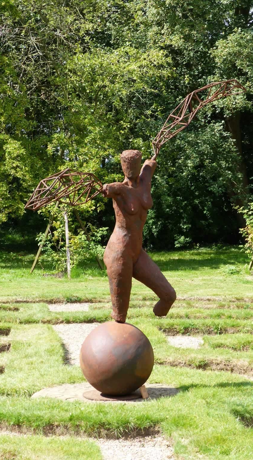 Arc I at Doddington Hall (abstract figurative sculpture) by sculptor Ian Campbell-Briggs