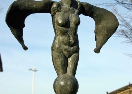Fallen I (figurative sculpture) by sculptor Ian Campbell-Briggs